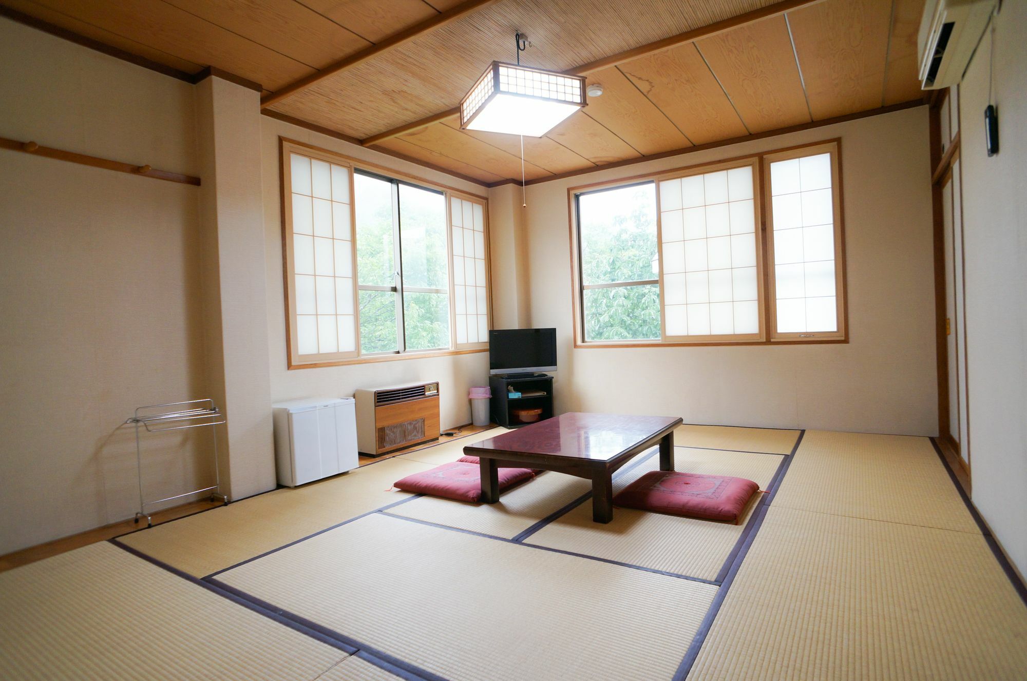 Hakuba Maerchen House Hotel Buitenkant foto